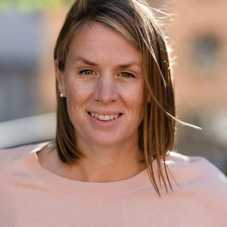 Read more about the article Scenskolan